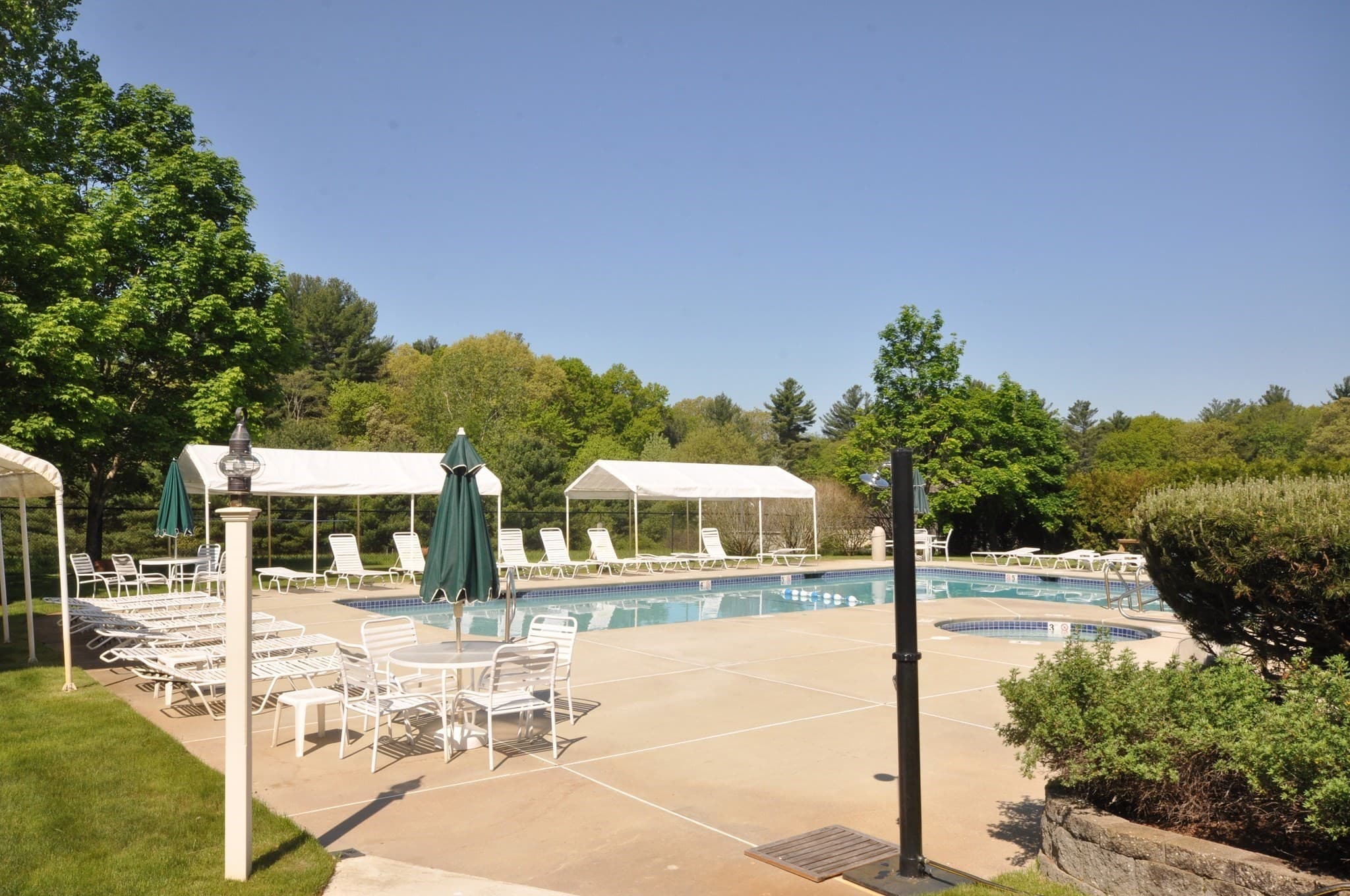 Condominium at 2 Nelson Cir # 2, Bedford MA 01730, Bedford, photo 33 of 37