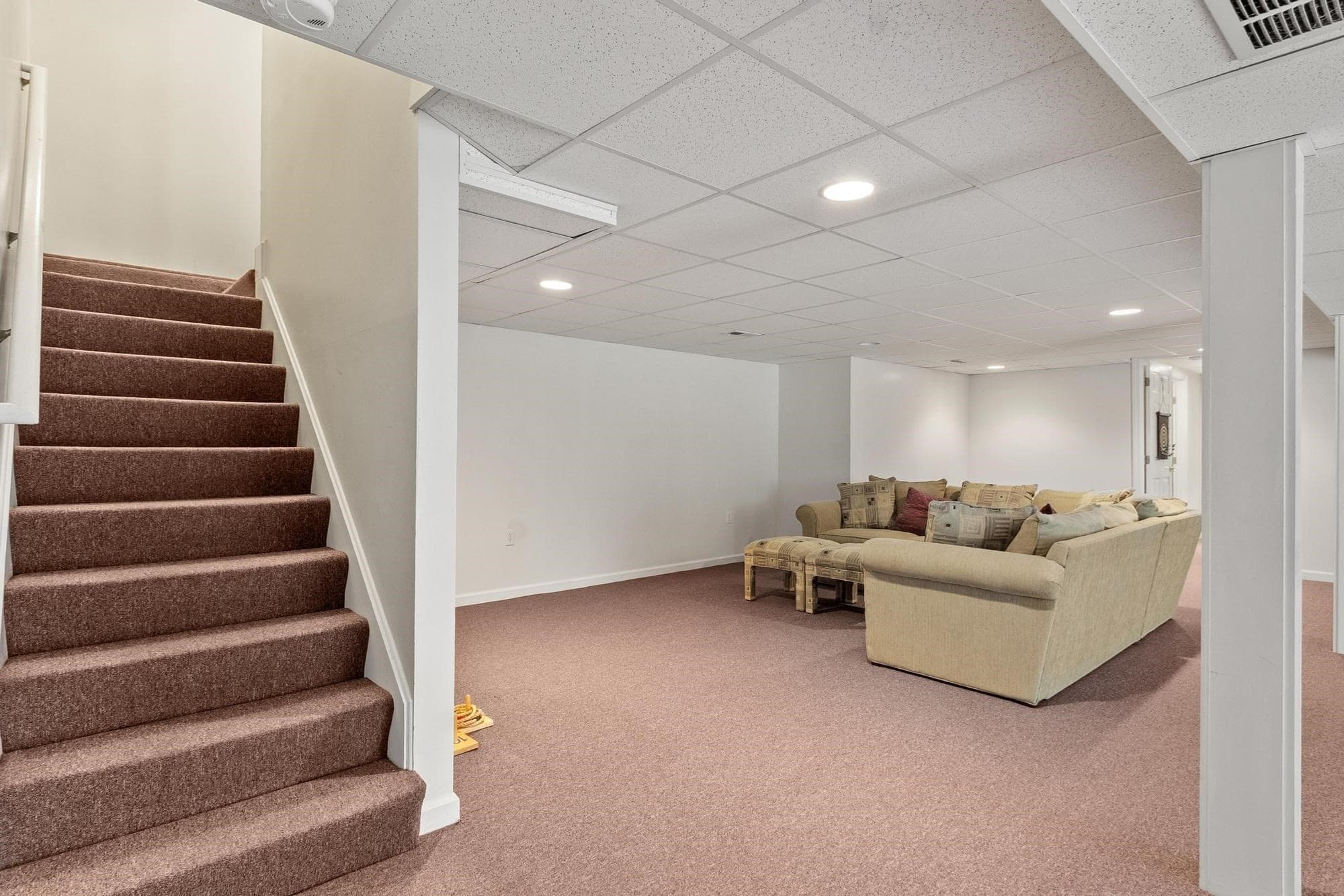 Condominium at 2 Nelson Cir # 2, Bedford MA 01730, Bedford, photo 25 of 37