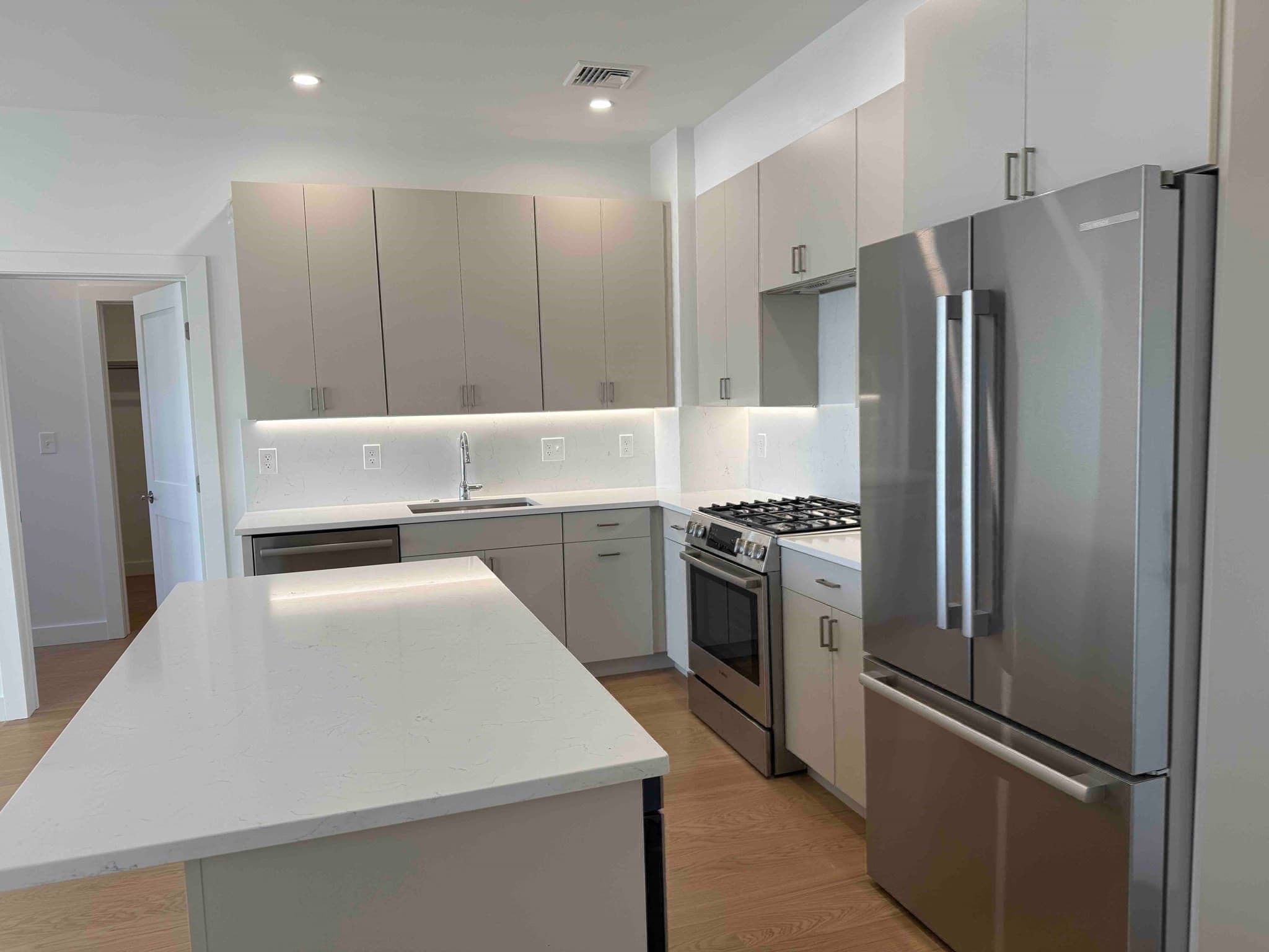 Condominium at 256 Dorchester Street # 502, Boston MA 02127, Boston, photo 11 of 20