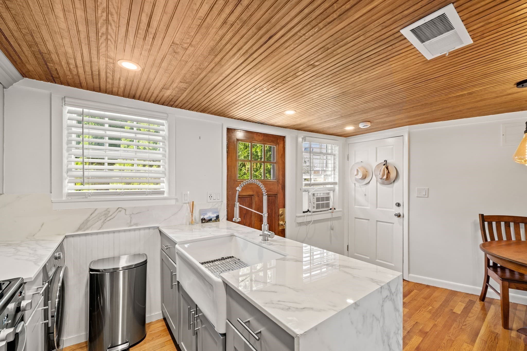 Condominium at 7 Lee # 3, Marblehead MA 01945, Marblehead, photo 12 of 22