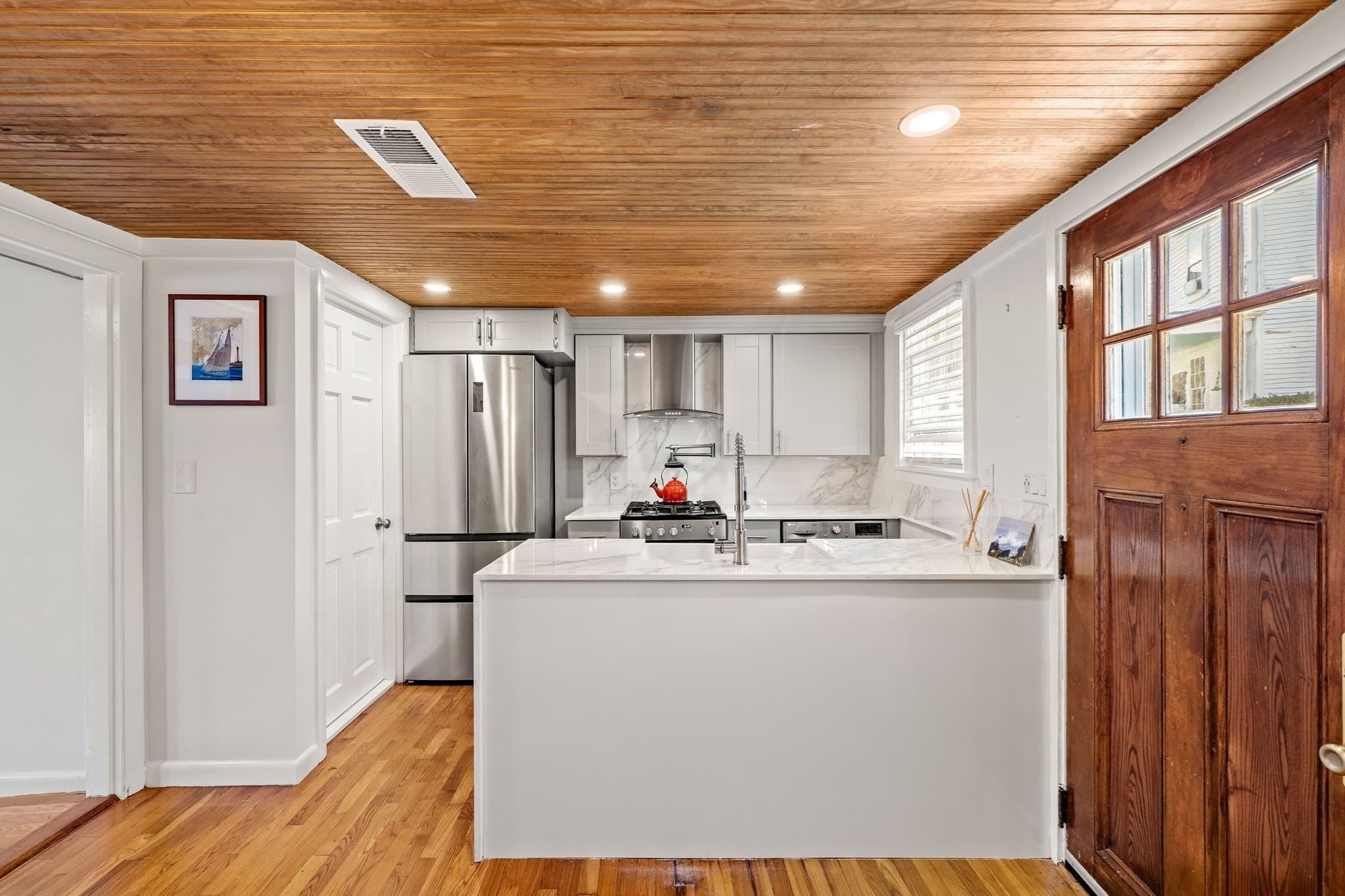 Condominium at 7 Lee # 3, Marblehead MA 01945, Marblehead, photo 14 of 22