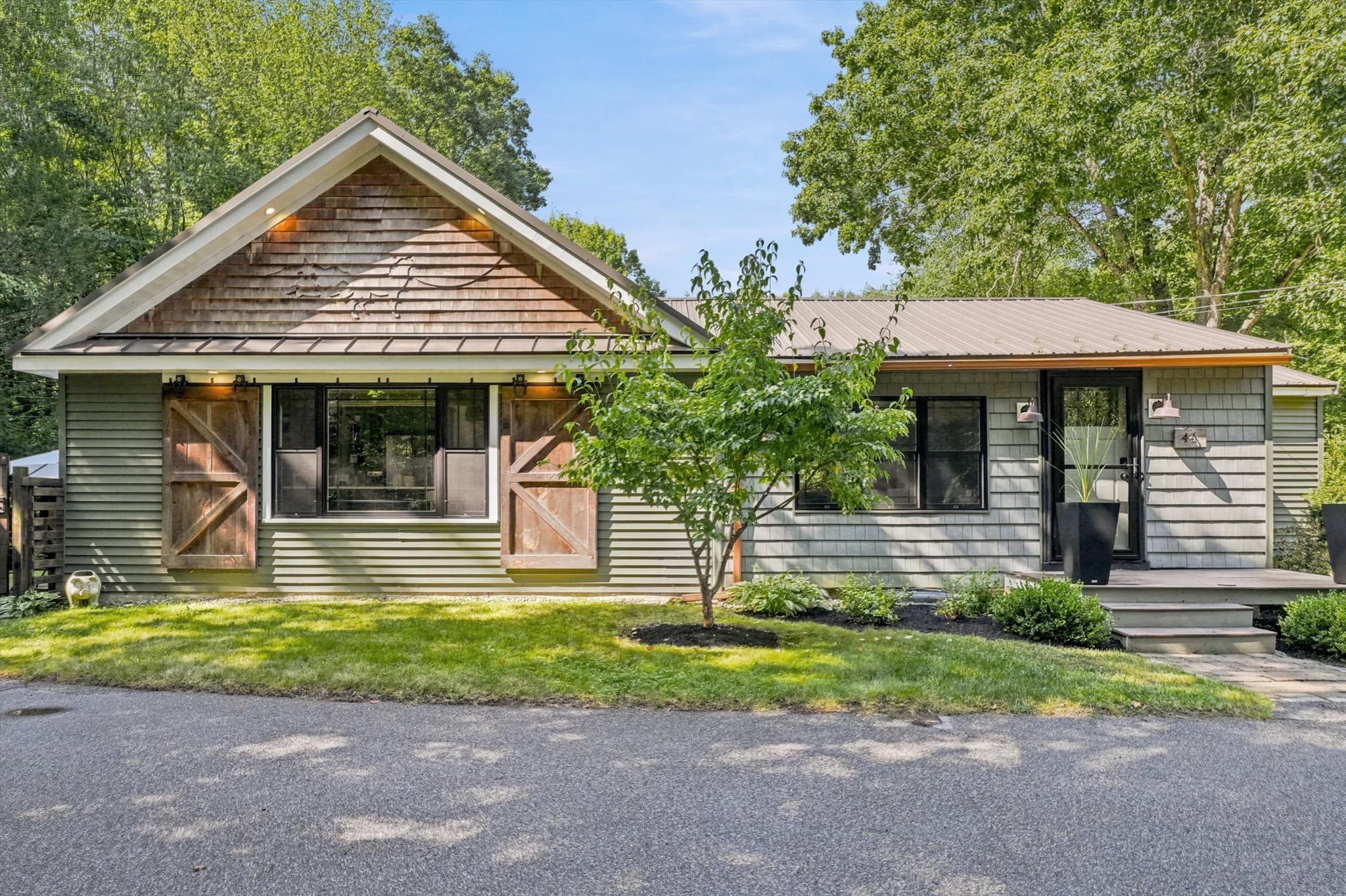 Single Family Residence at 44 Beech Hill Rd, Exeter NH 03833, Exeter, photo 4 of 37