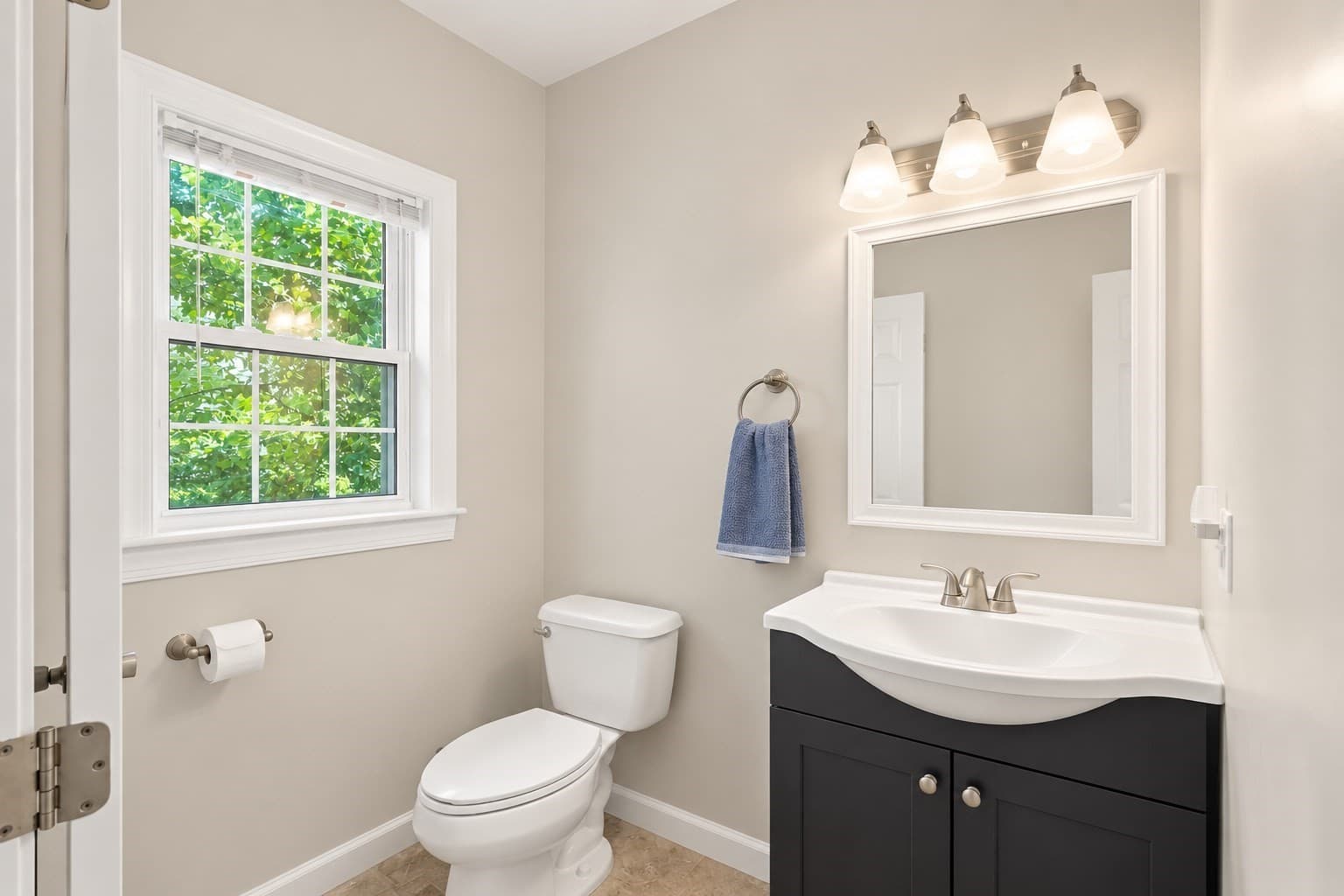Single Family Residence at 998 Boston Rd, Haverhill MA 01835, Haverhill, photo 14 of 42