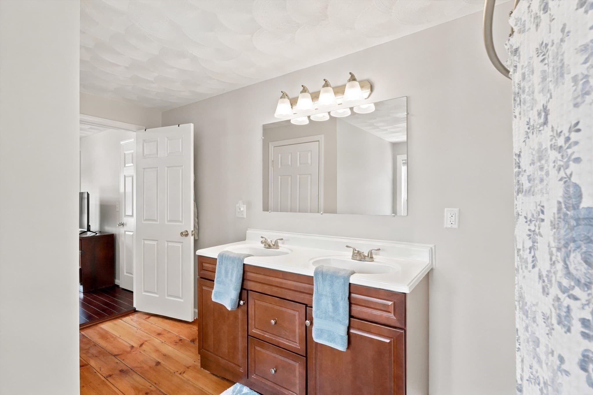Single Family Residence at 998 Boston Rd, Haverhill MA 01835, Haverhill, photo 19 of 42
