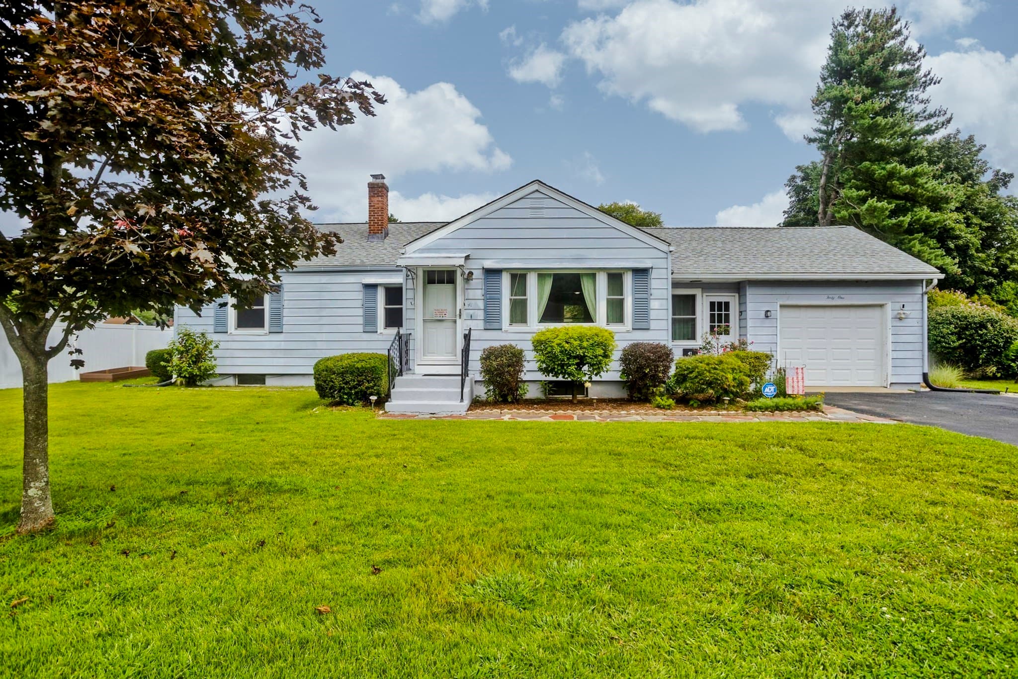 Single Family Residence at 41 Dartmouth St, Agawam MA 01001, Agawam, photo 2 of 26