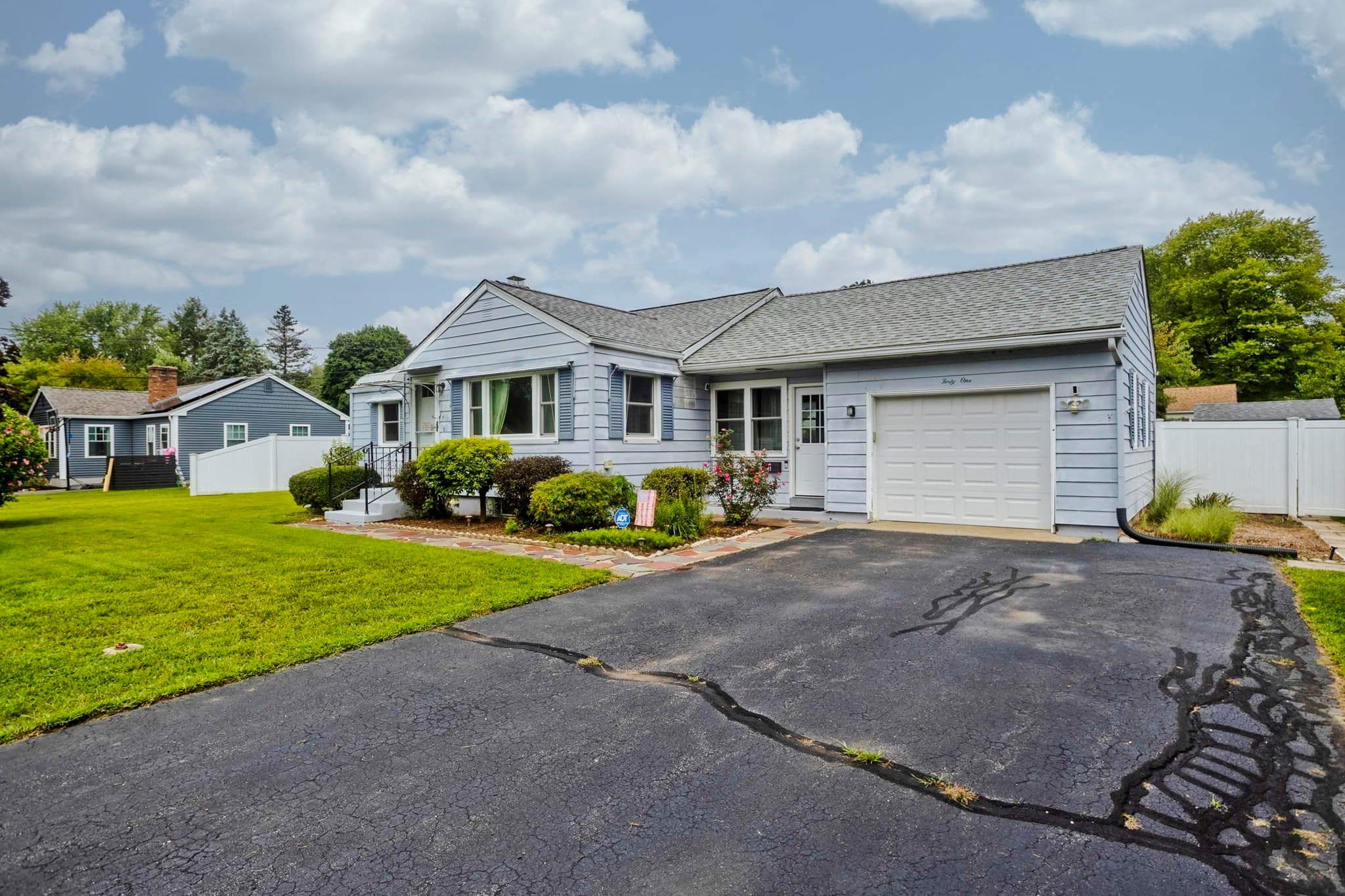 Single Family Residence at 41 Dartmouth St, Agawam MA 01001, Agawam, photo 3 of 26