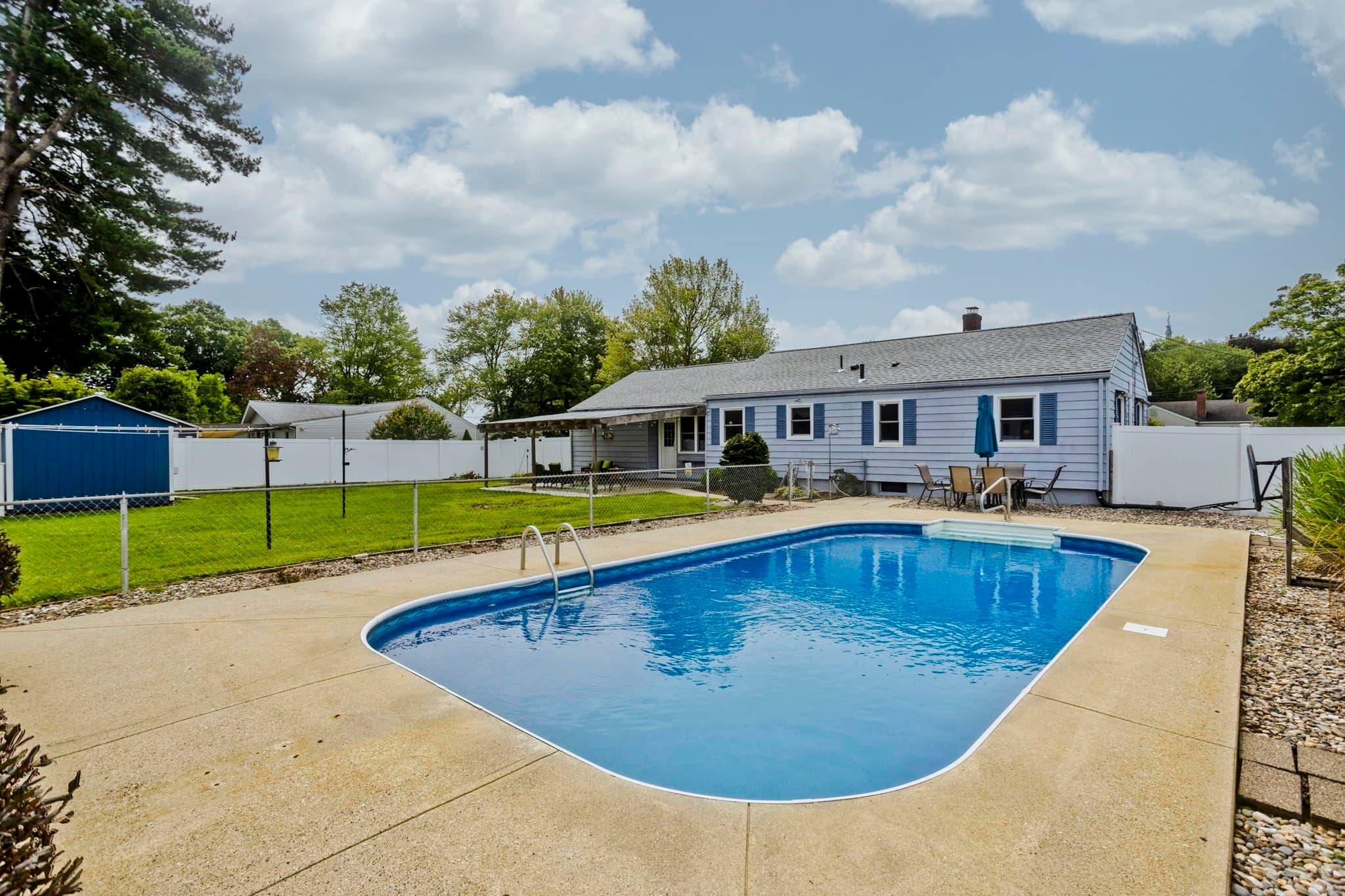 Single Family Residence at 41 Dartmouth St, Agawam MA 01001, Agawam, photo 4 of 26