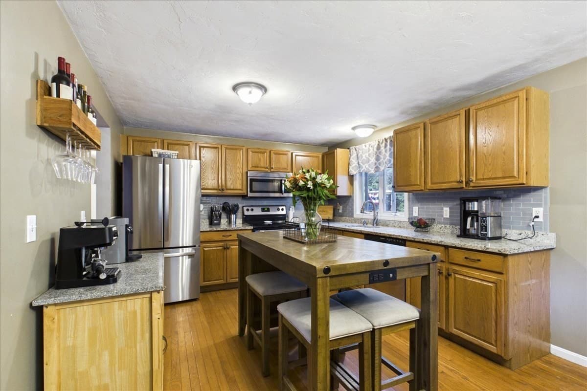 Single Family Residence at 15 Old Center St, Middleboro MA 02346, Middleboro, photo 6 of 42