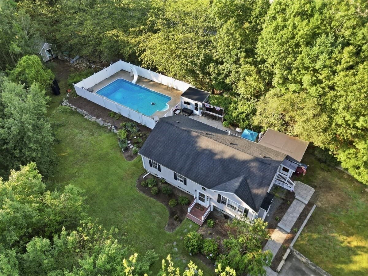 Single Family Residence at 15 Old Center St, Middleboro MA 02346, Middleboro, photo 32 of 42