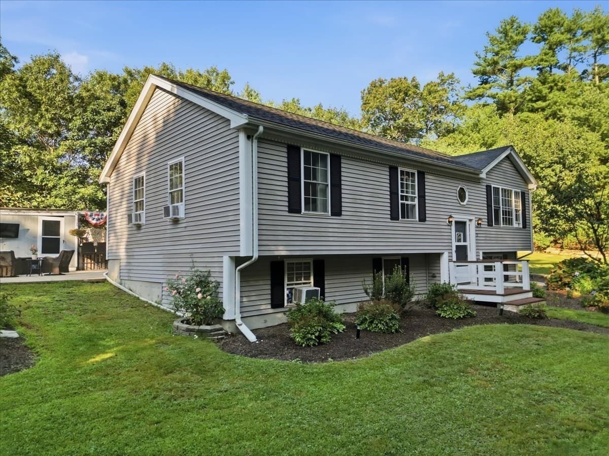 Single Family Residence at 15 Old Center St, Middleboro MA 02346, Middleboro, photo 41 of 42