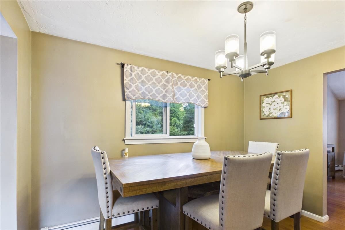 Single Family Residence at 15 Old Center St, Middleboro MA 02346, Middleboro, photo 11 of 42