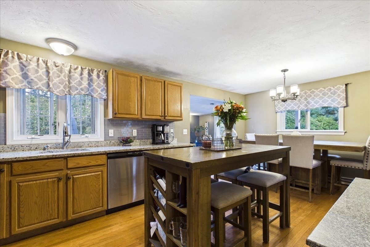 Single Family Residence at 15 Old Center St, Middleboro MA 02346, Middleboro, photo 8 of 42