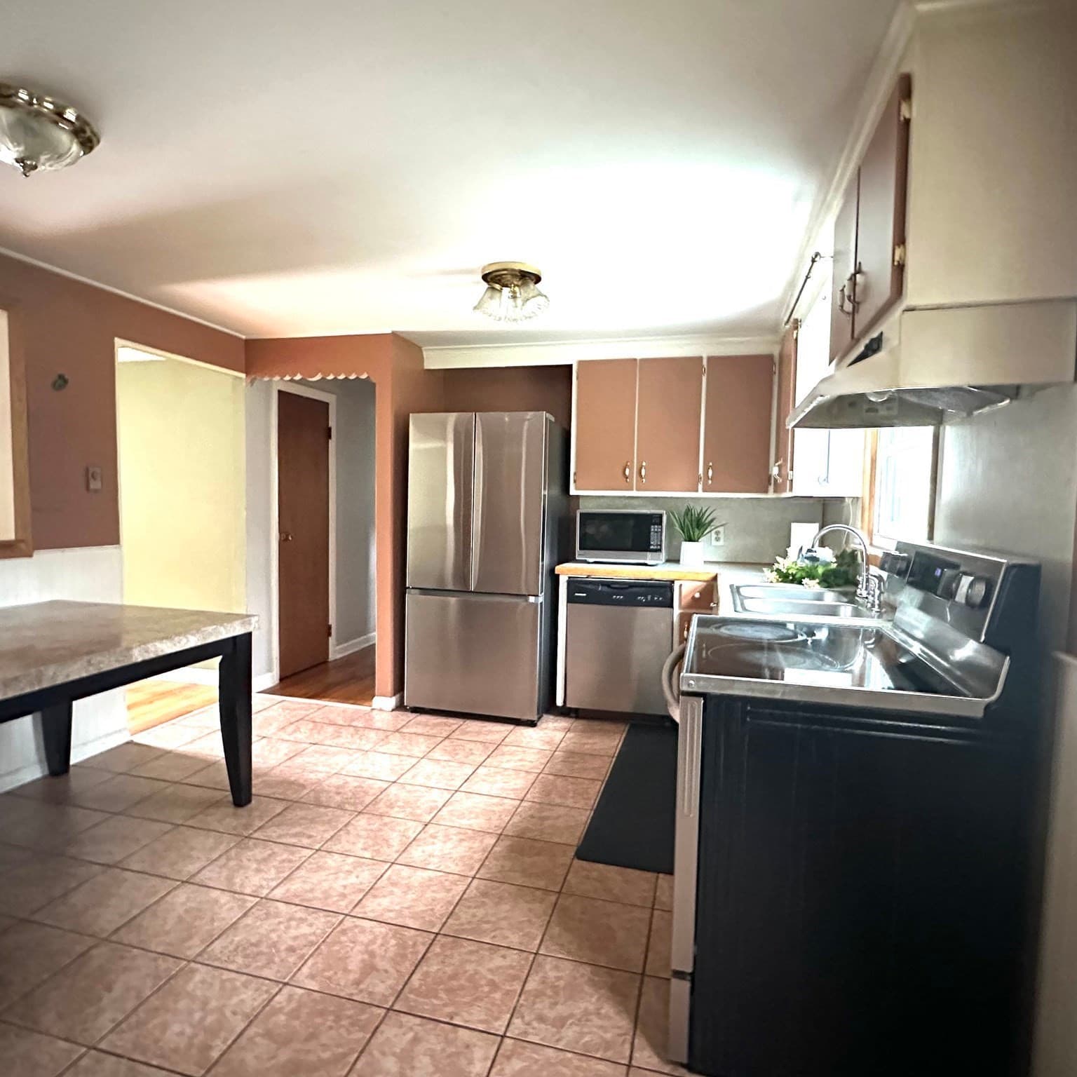 Single Family Residence at 47 Thyme Ln, Springfield MA 01129, Springfield, photo 6 of 25