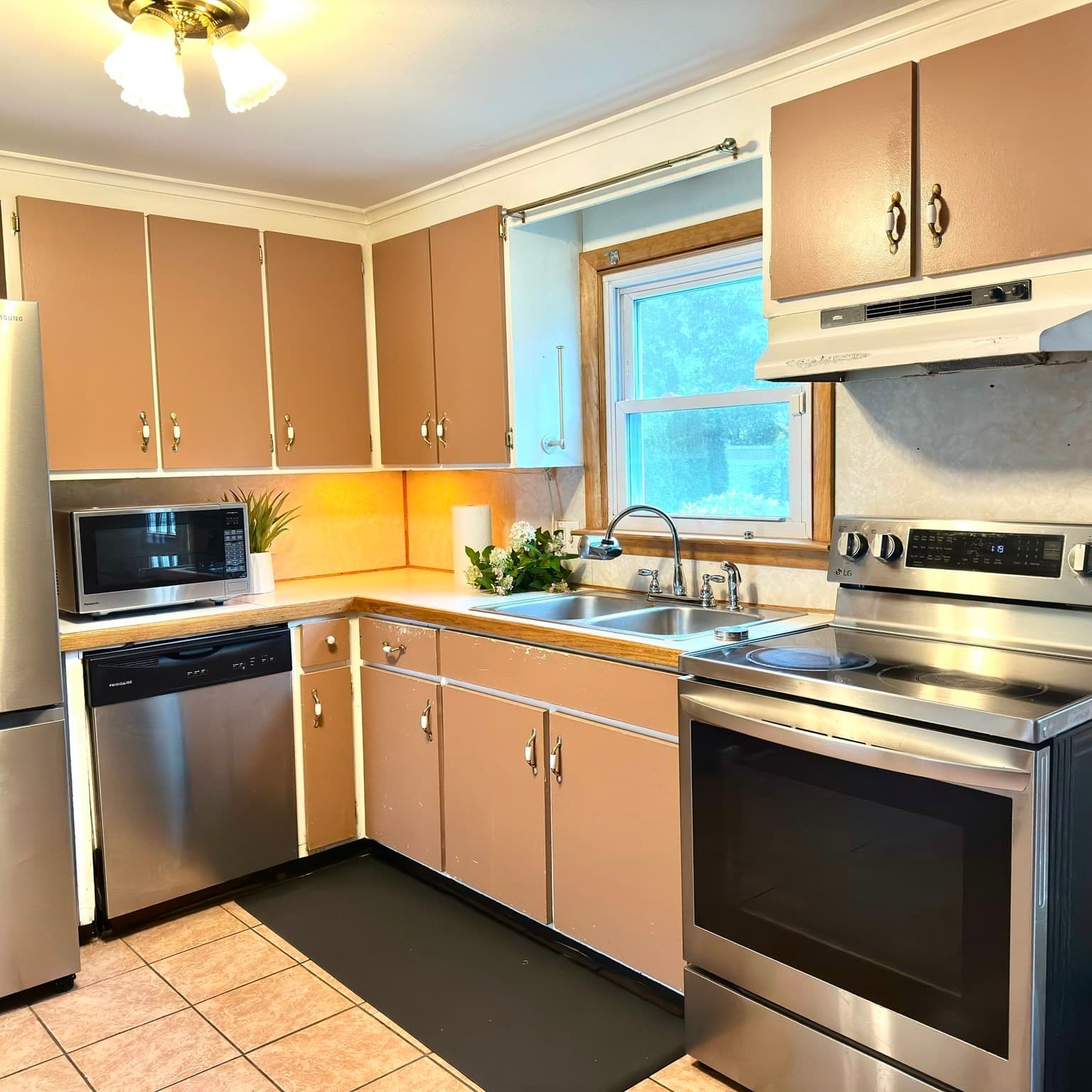Single Family Residence at 47 Thyme Ln, Springfield MA 01129, Springfield, photo 3 of 25
