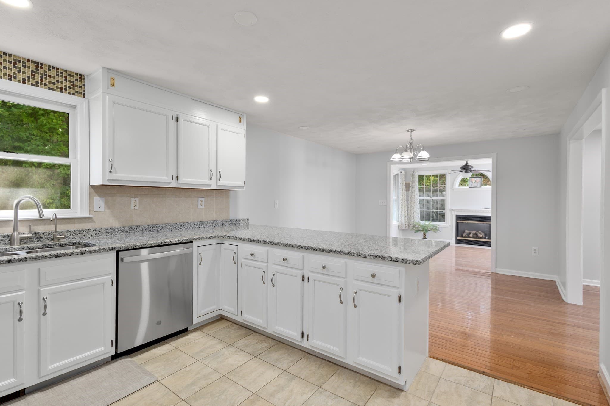 Single Family Residence at 20 Hatikva Way, Chelmsford MA 01863, photo 11 of 36