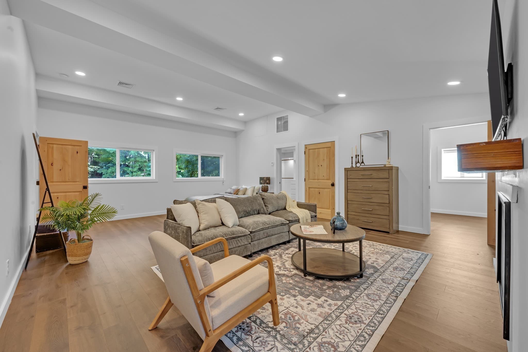 Single Family Residence at 335 Salisbury St, Worcester MA 01609, Worcester, photo 17 of 31