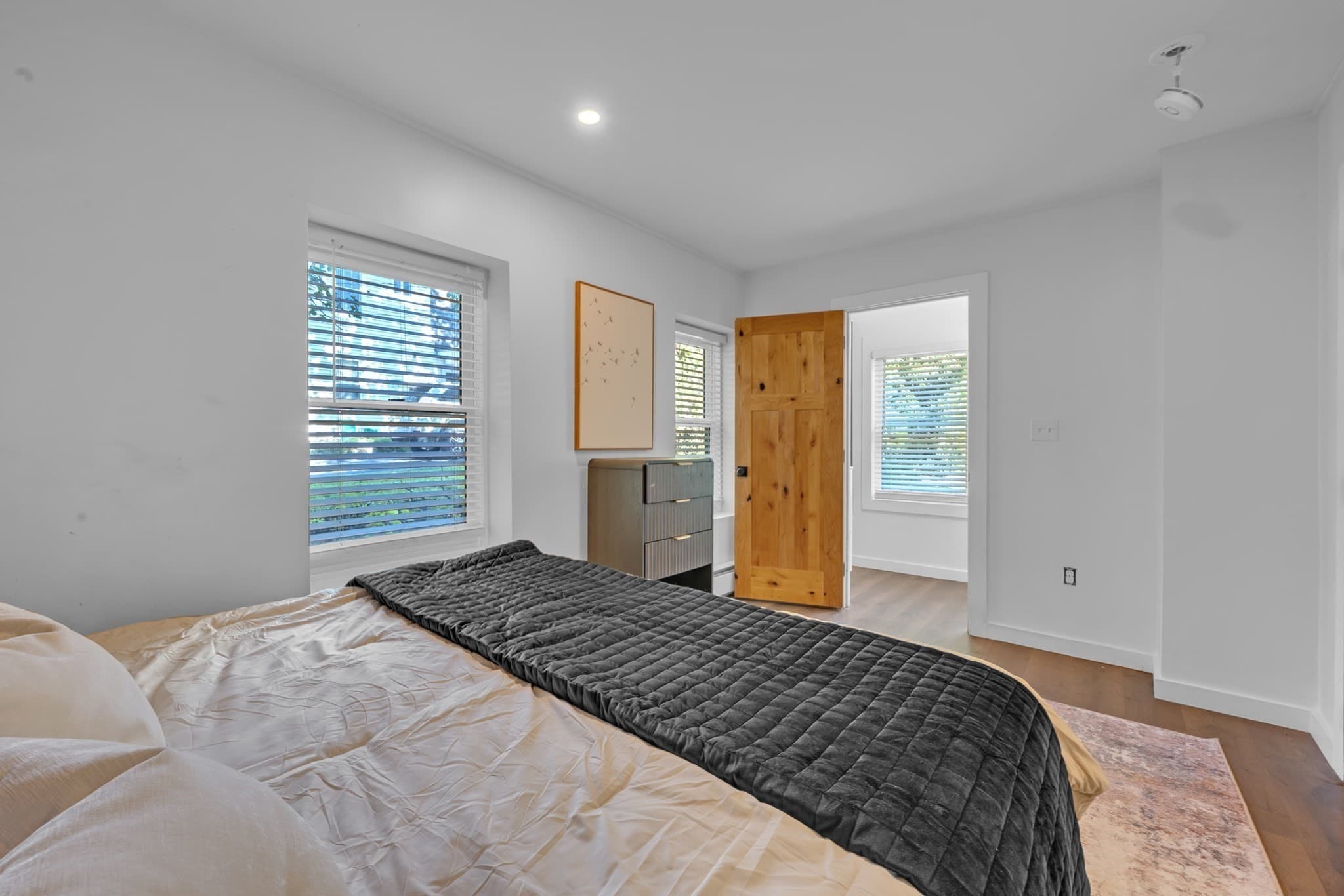 Single Family Residence at 335 Salisbury St, Worcester MA 01609, Worcester, photo 12 of 31