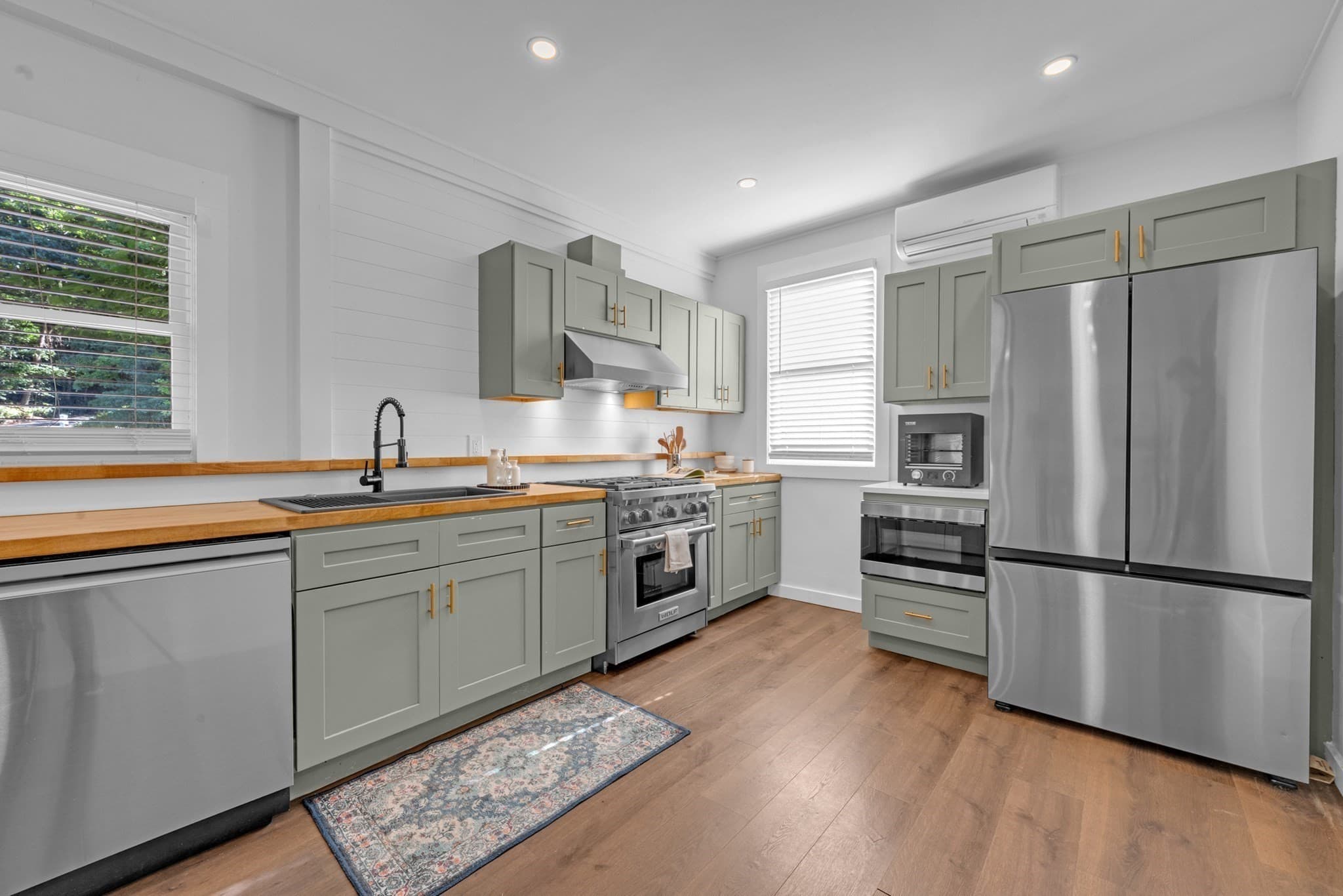 Single Family Residence at 335 Salisbury St, Worcester MA 01609, Worcester, photo 7 of 31