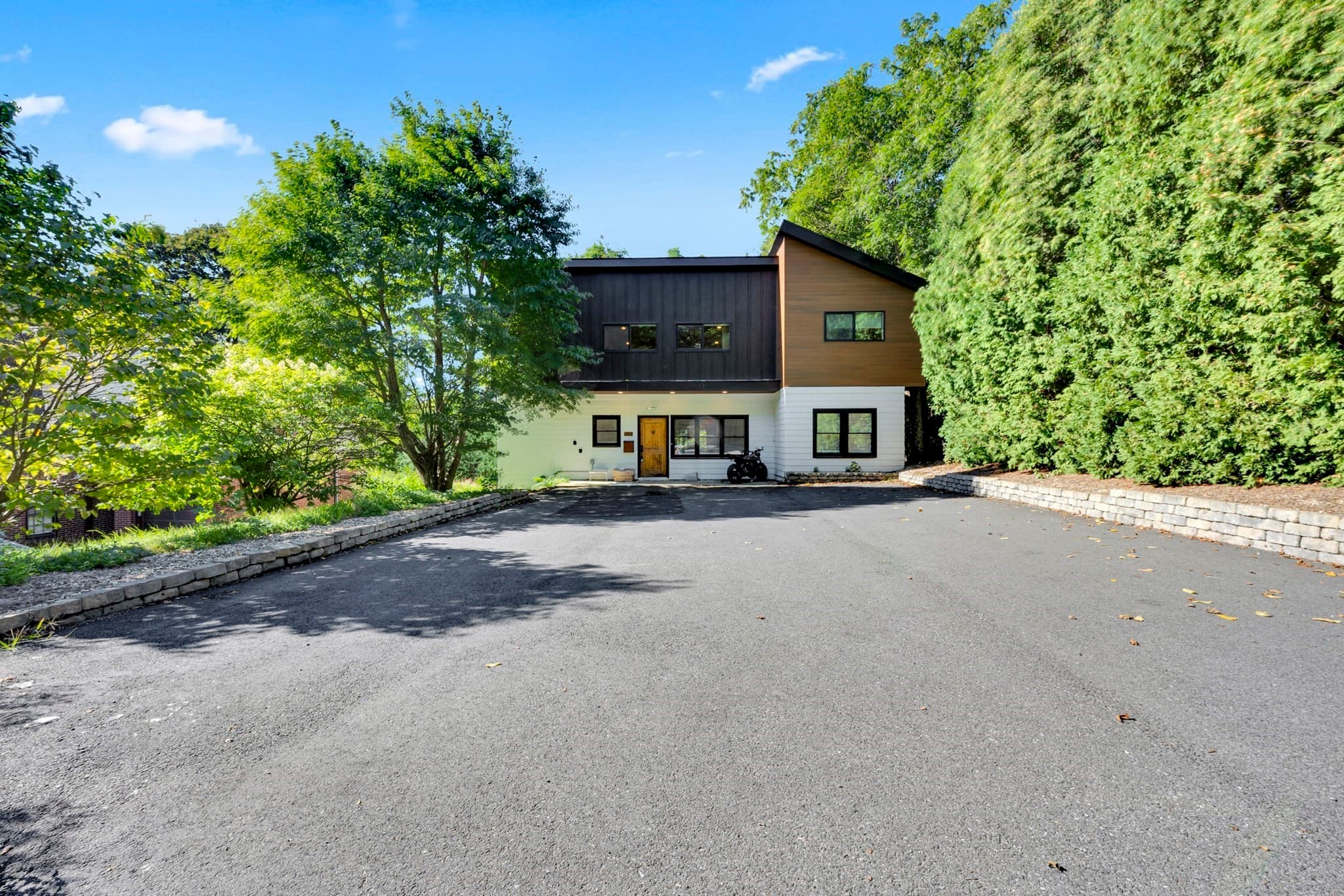 335 Salisbury St, Worcester MA 01609