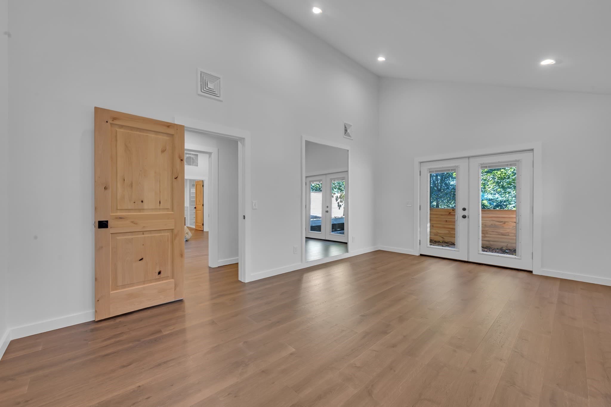 Single Family Residence at 335 Salisbury St, Worcester MA 01609, Worcester, photo 14 of 31