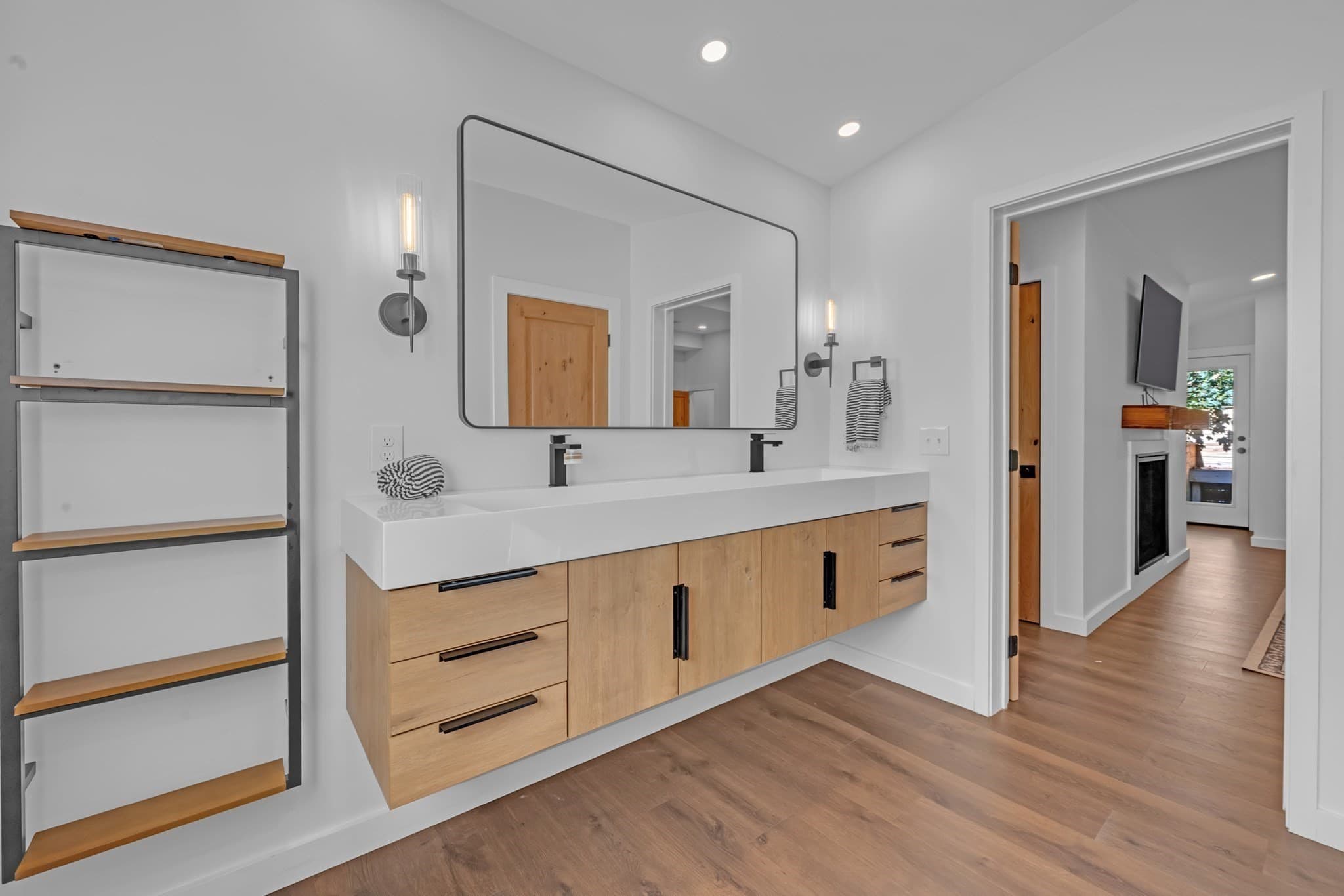Single Family Residence at 335 Salisbury St, Worcester MA 01609, Worcester, photo 21 of 31