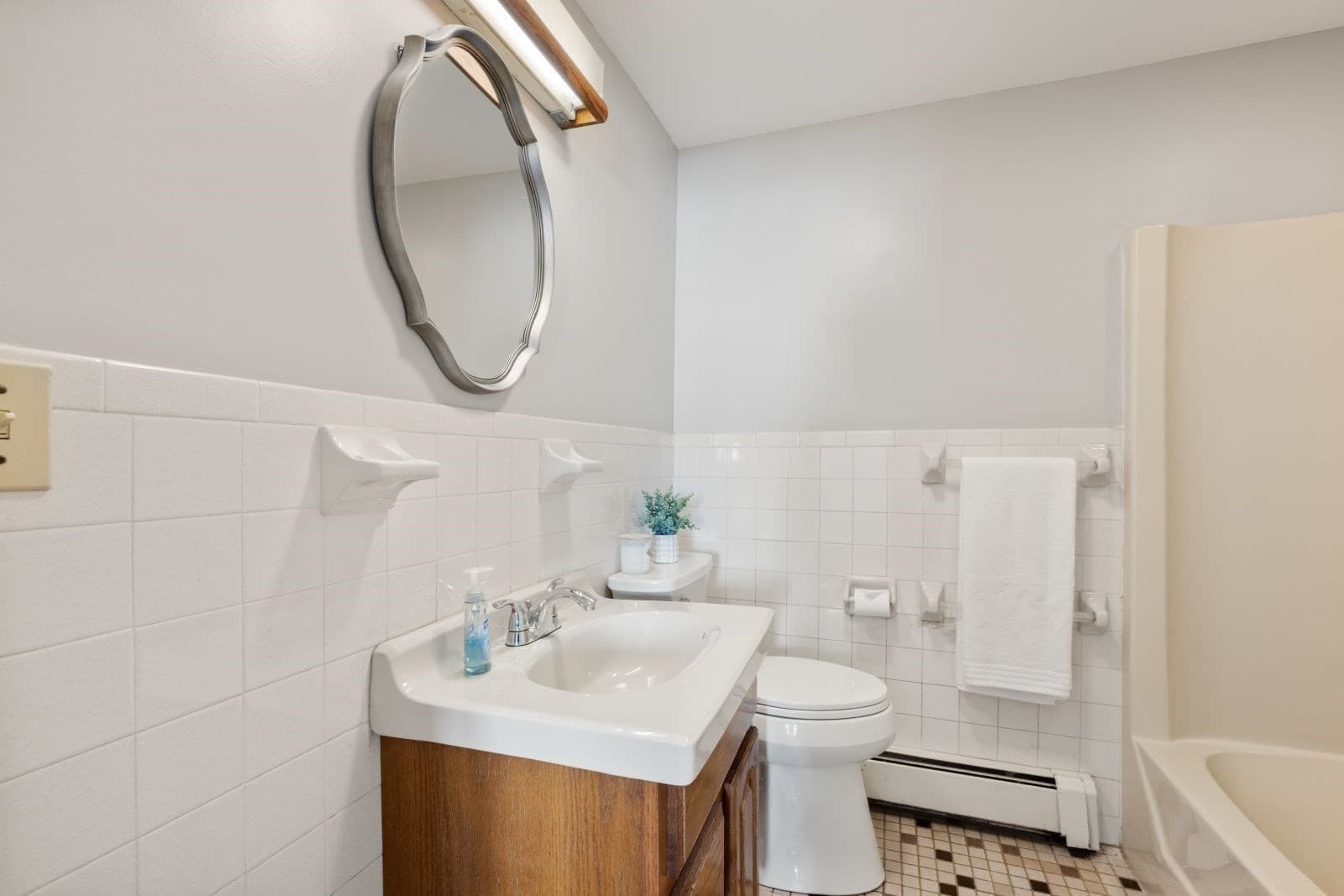 Single Family Residence at 706 Sea St, Quincy MA 02169, Quincy, photo 10 of 29