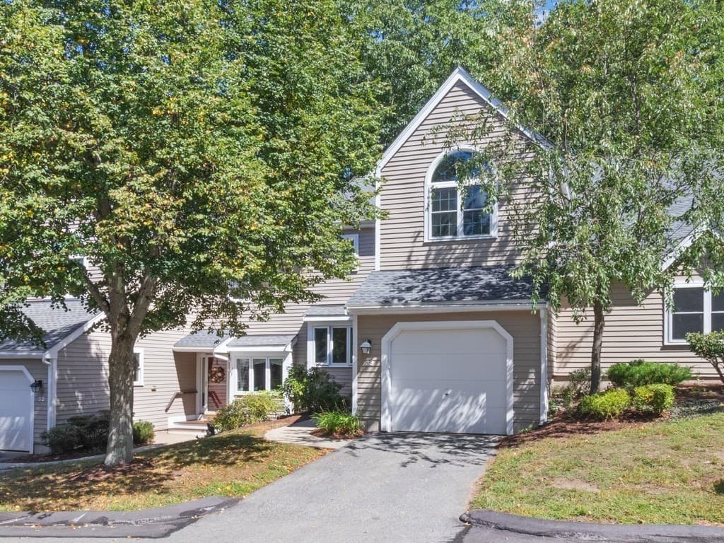 Condominium at 33 Bishops Forest Drive # 33, Waltham MA 02452, photo 2 of 41