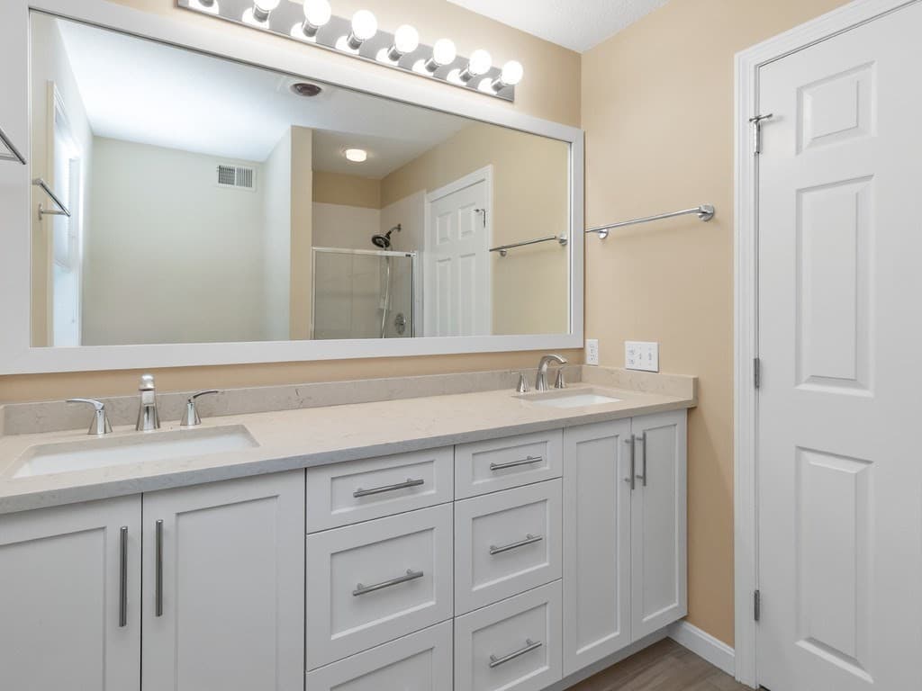 Condominium at 33 Bishops Forest Drive # 33, Waltham MA 02452, photo 26 of 41
