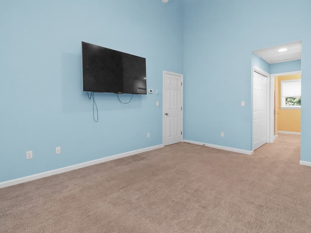 Condominium at 33 Bishops Forest Drive # 33, Waltham MA 02452, photo 22 of 41