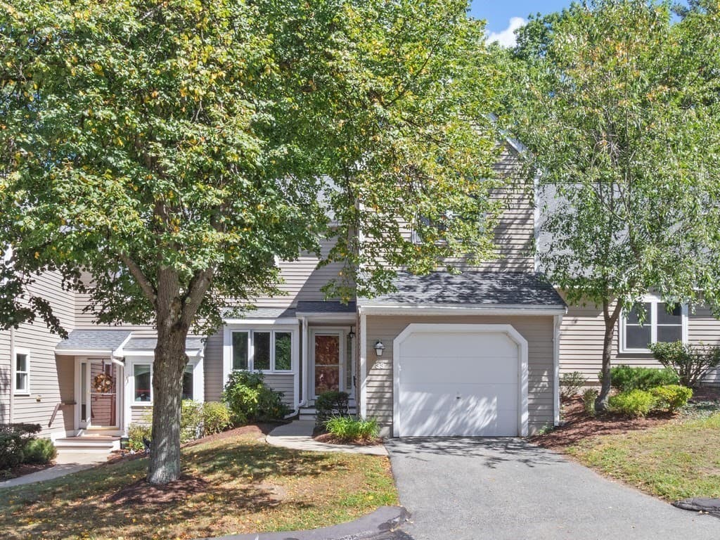 Condominium at 33 Bishops Forest Drive # 33, Waltham MA 02452, photo 3 of 41