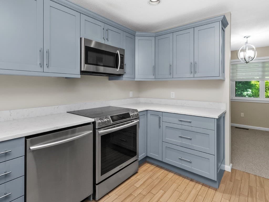 Condominium at 33 Bishops Forest Drive # 33, Waltham MA 02452, photo 5 of 41