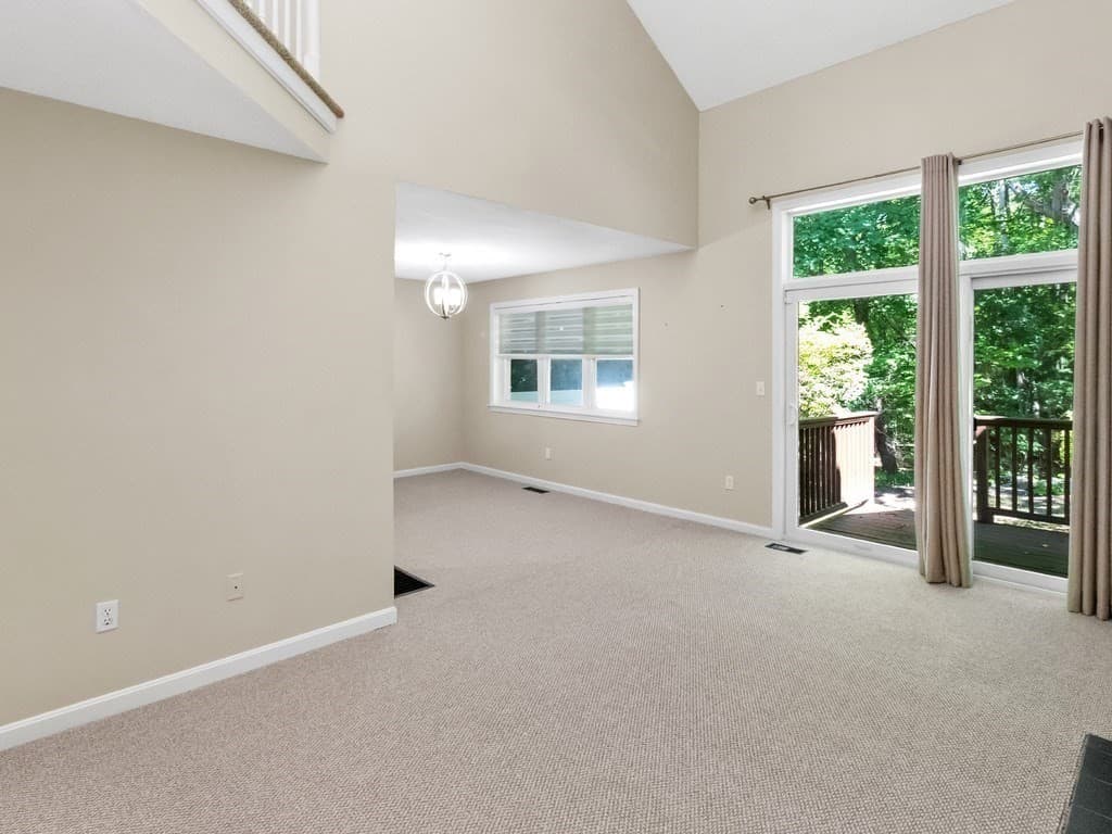 Condominium at 33 Bishops Forest Drive # 33, Waltham MA 02452, photo 14 of 41