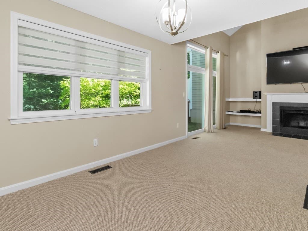 Condominium at 33 Bishops Forest Drive # 33, Waltham MA 02452, photo 18 of 41