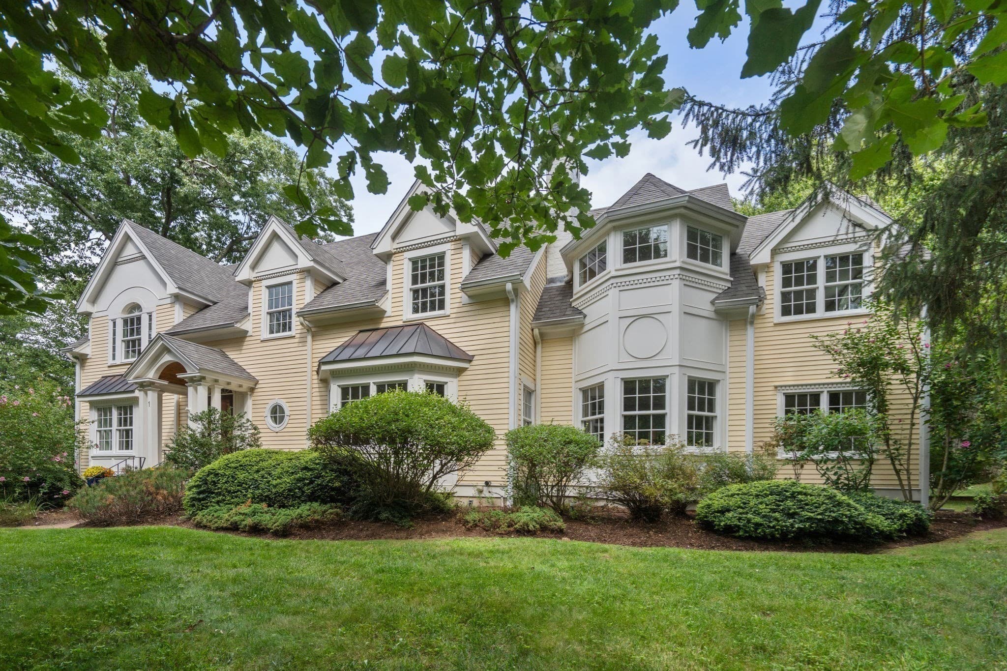Single Family Residence at 1 Kenilworth Circle, Wellesley MA 02482, Wellesley, photo 2 of 36