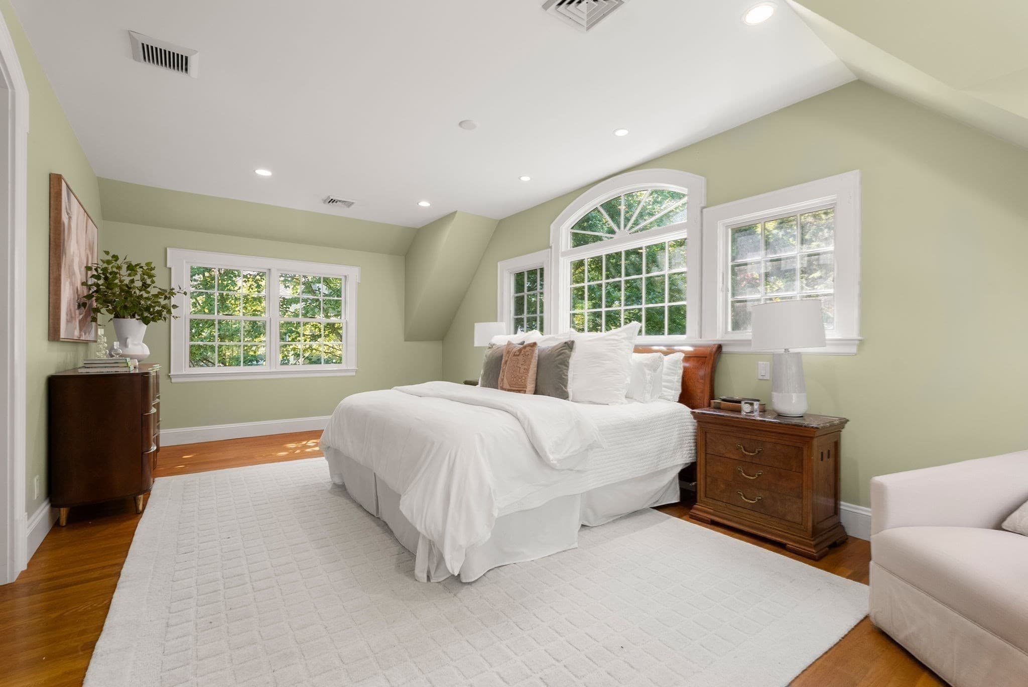 Single Family Residence at 1 Kenilworth Circle, Wellesley MA 02482, Wellesley, photo 22 of 36