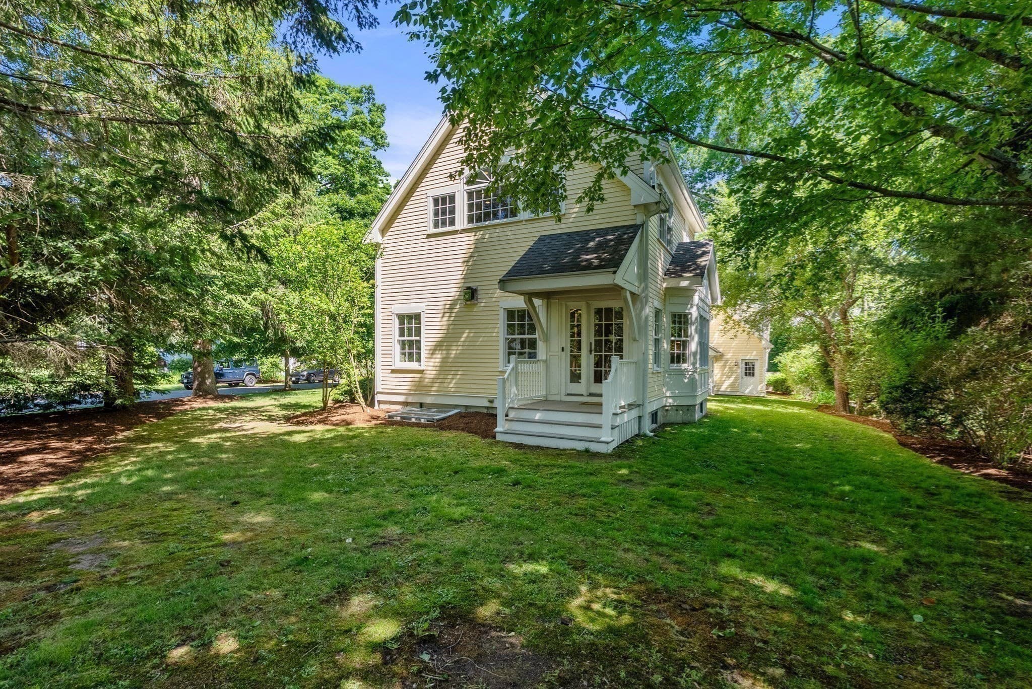 Single Family Residence at 1 Kenilworth Circle, Wellesley MA 02482, Wellesley, photo 35 of 36