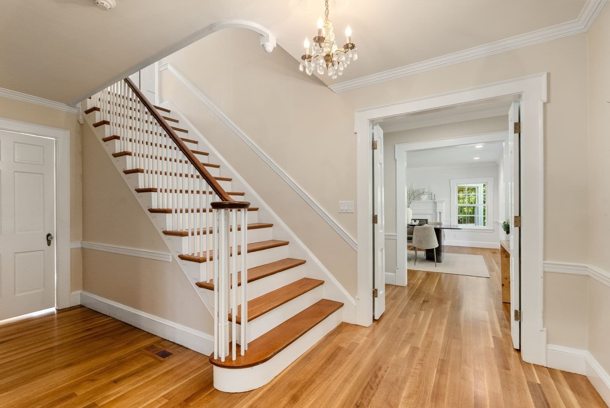 Single Family Residence at 1 Kenilworth Circle, Wellesley MA 02482, Wellesley, photo 4 of 36