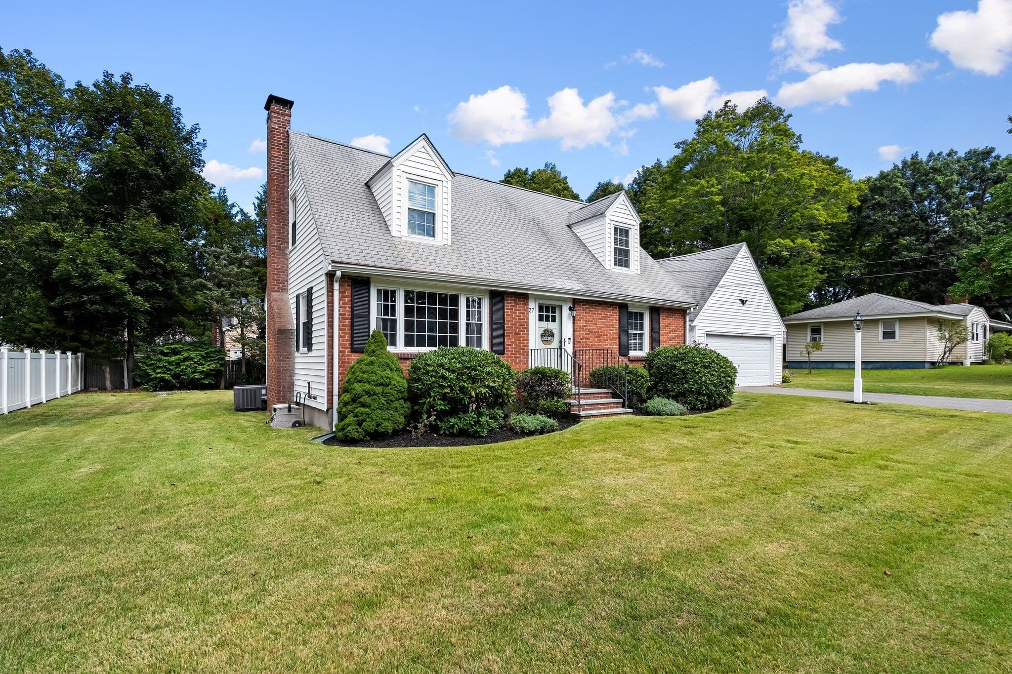 Single Family Residence at 27 Mount Pleasant Ave, Holbrook MA 02343, Holbrook, photo 2 of 31