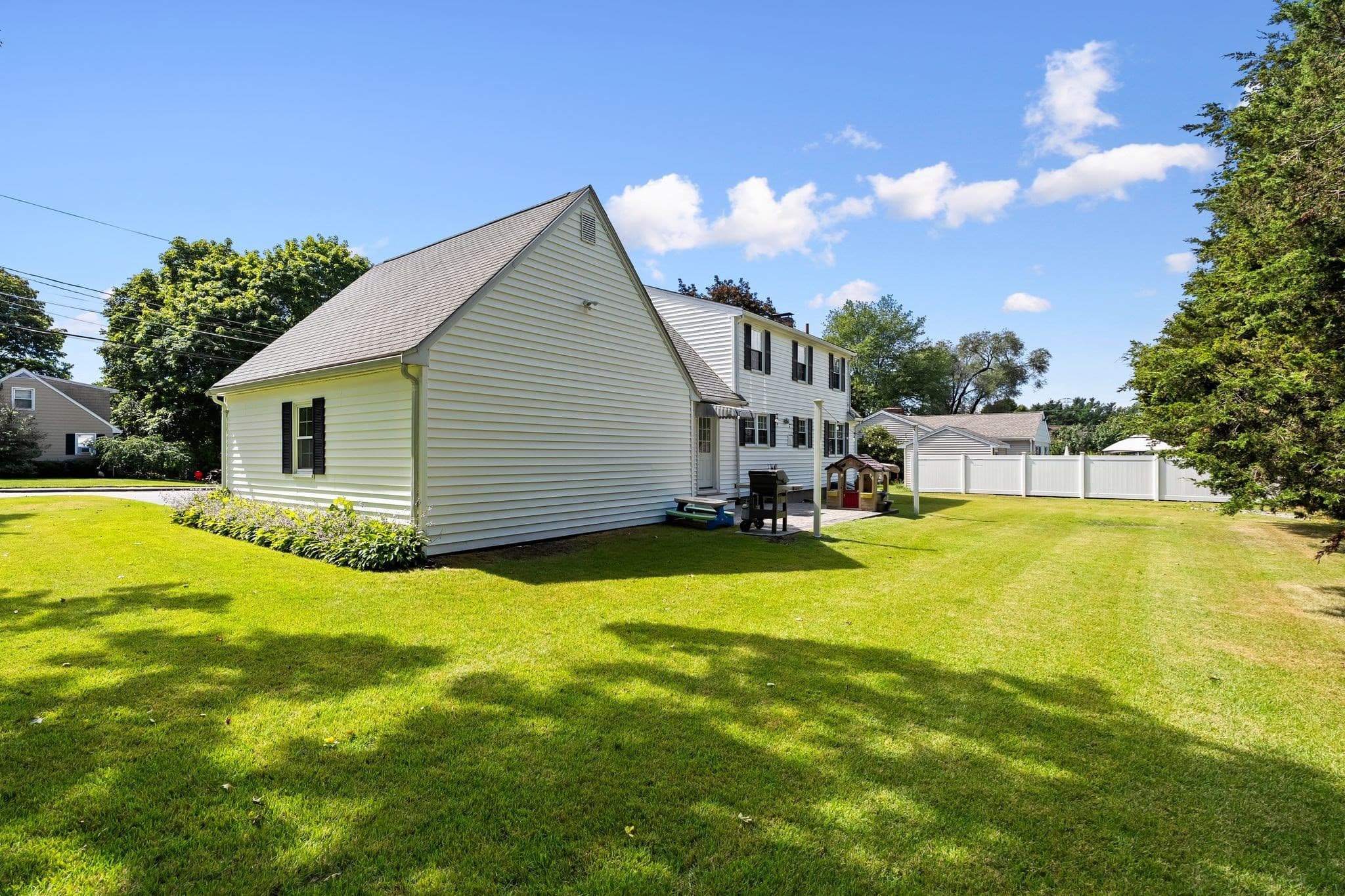 Single Family Residence at 27 Mount Pleasant Ave, Holbrook MA 02343, Holbrook, photo 28 of 31