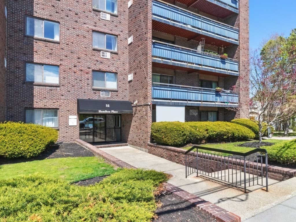 Condominium at 32 Whites Avenue # D45, Watertown MA 02472, Watertown, photo 23 of 29