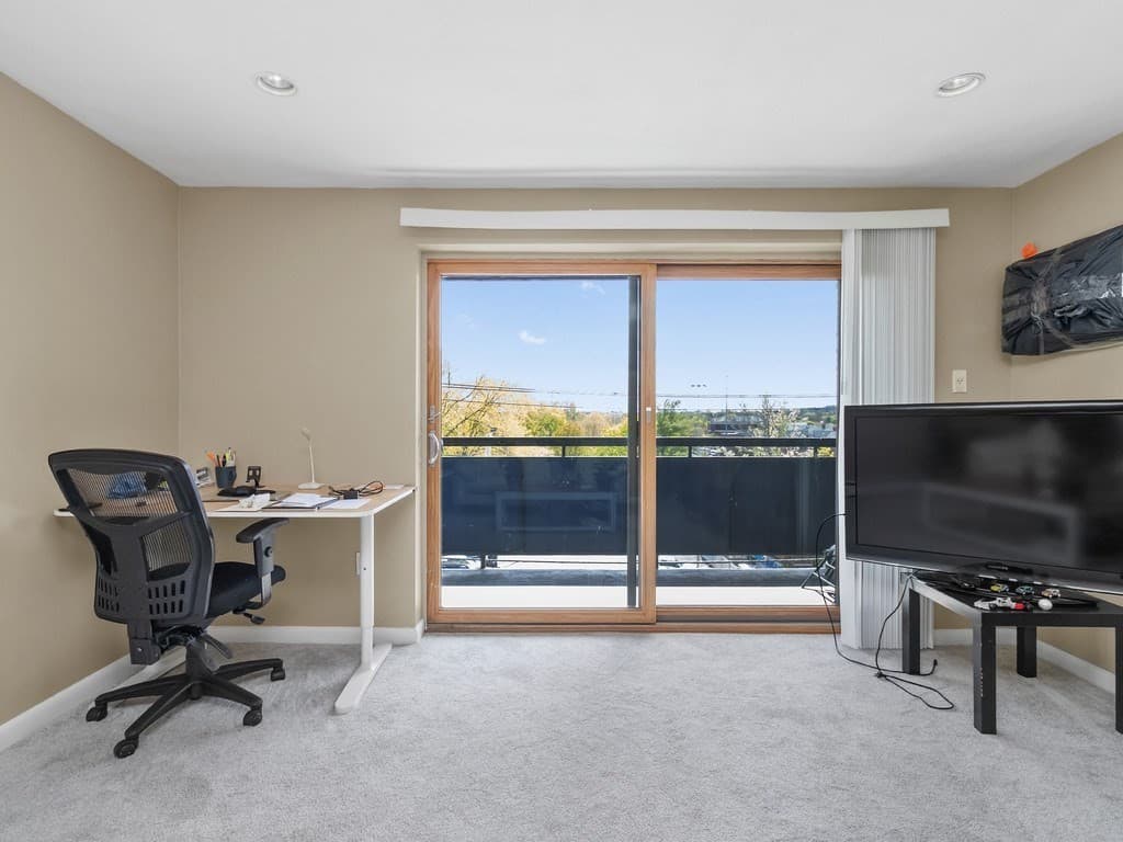 Condominium at 32 Whites Avenue # D45, Watertown MA 02472, Watertown, photo 16 of 29
