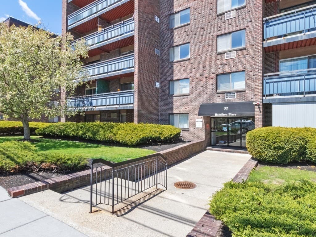 Condominium at 32 Whites Avenue # D45, Watertown MA 02472, Watertown, photo 22 of 29