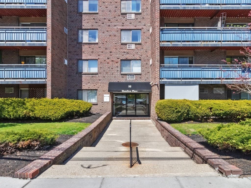 Condominium at 32 Whites Avenue # D45, Watertown MA 02472, Watertown, photo 24 of 29