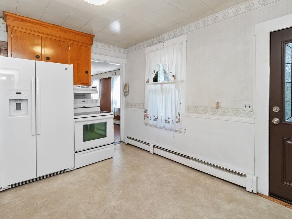 Multi Family at 32 Vernon Street, Waltham MA 02453, Waltham, photo 4 of 34