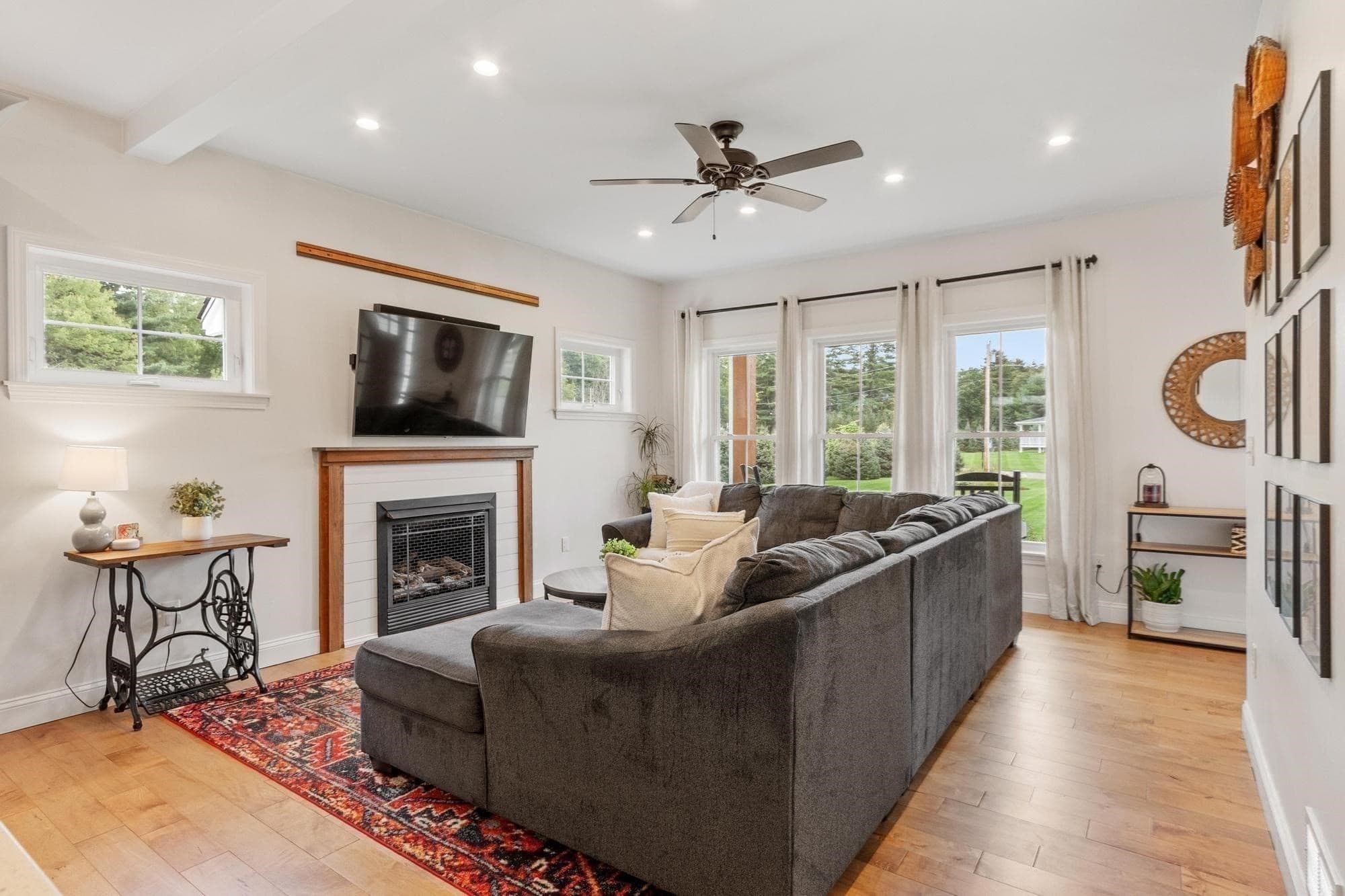 Single Family Residence at 837 New West Townsend Rd, Fitchburg MA 01462, Fitchburg, photo 8 of 42