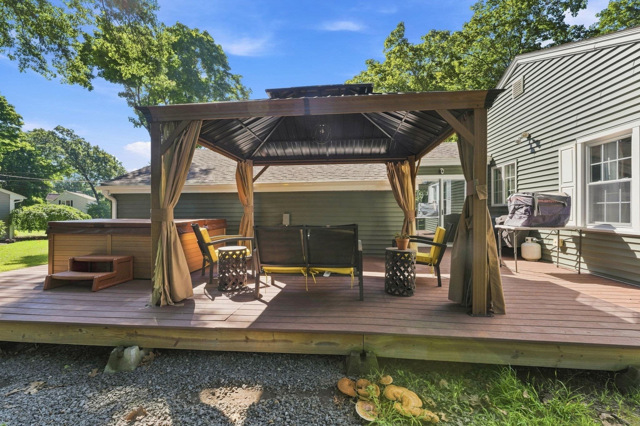 Single Family Residence at 95 Thomas Leighton Blvd, Cumberland RI 02864, Cumberland, photo 21 of 22