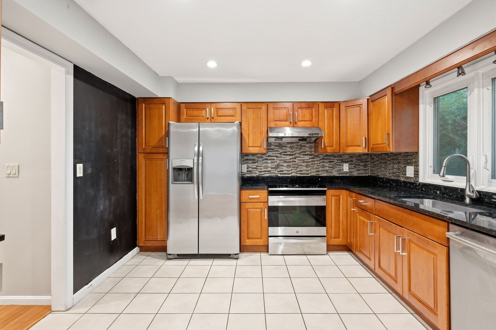 Condominium at 470 Adams St # 2, Quincy MA 02169, photo 9 of 23