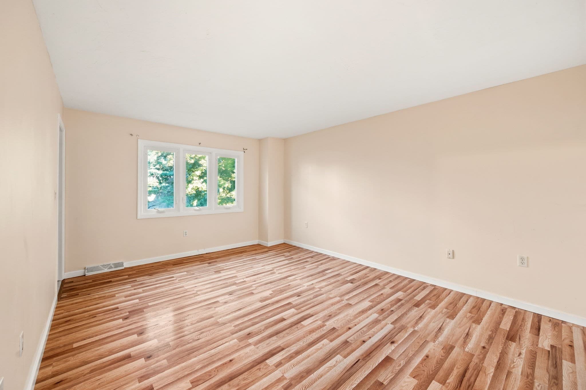 Condominium at 470 Adams St # 2, Quincy MA 02169, photo 14 of 23