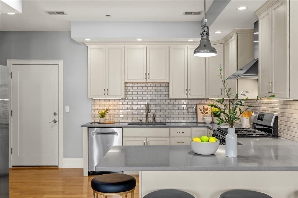 Condominium at 37 P Street # 3, Boston MA 02127, photo 12 of 36