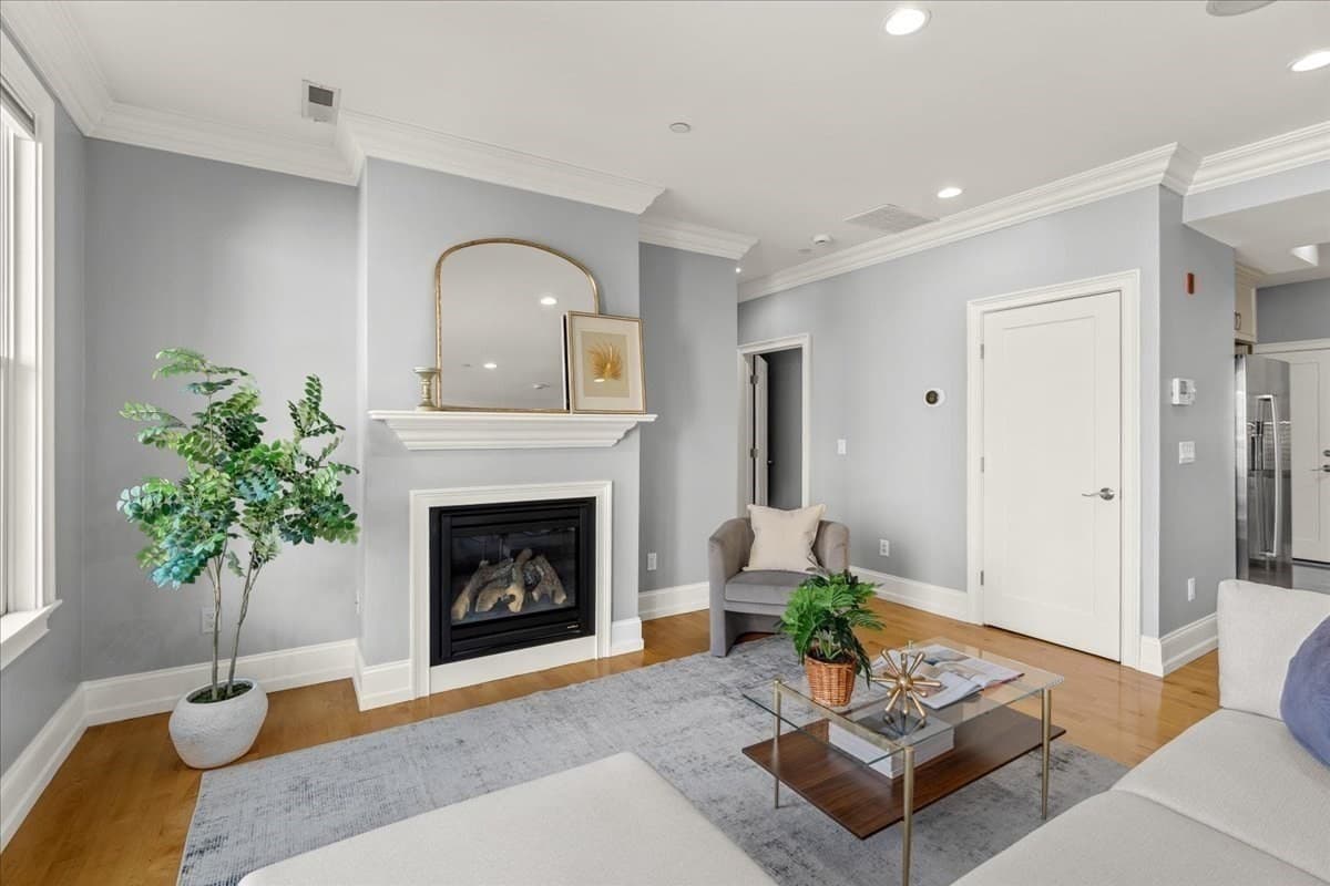 Condominium at 37 P Street # 3, Boston MA 02127, photo 5 of 36